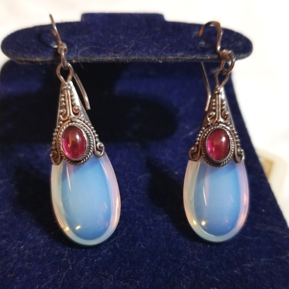 Vintage Jewelry - VTG Bali Garnet Opalite Sterling Silver Dangle Earrings